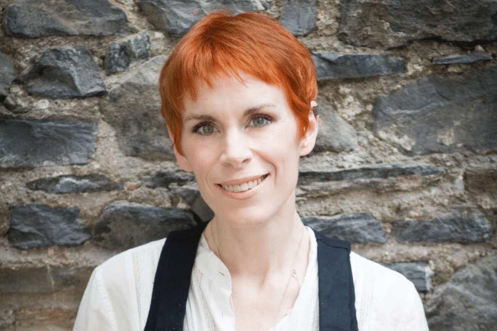 Tana French, author of the Dublin Murder Squad books. See all the books in order below